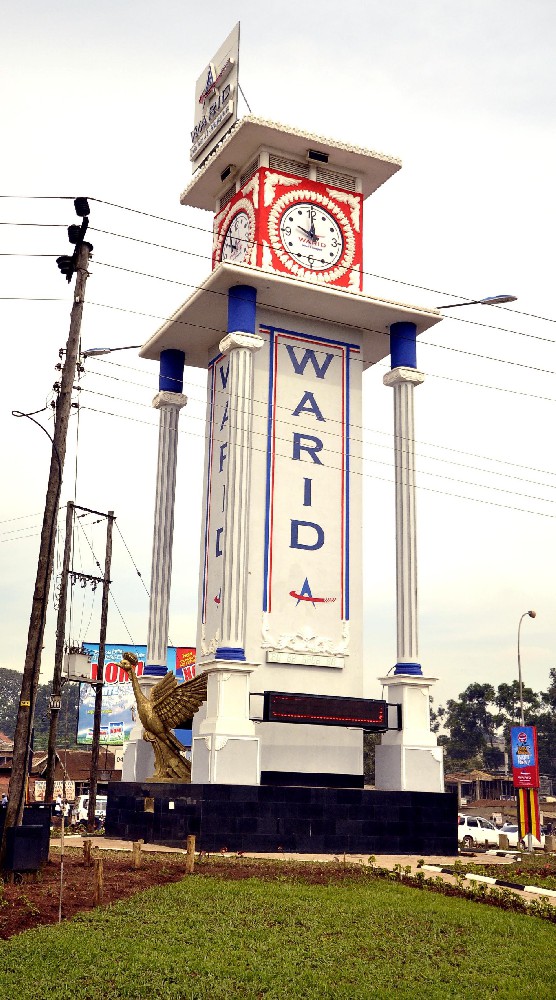 Reloj de torre de Uganda, reloj de acera